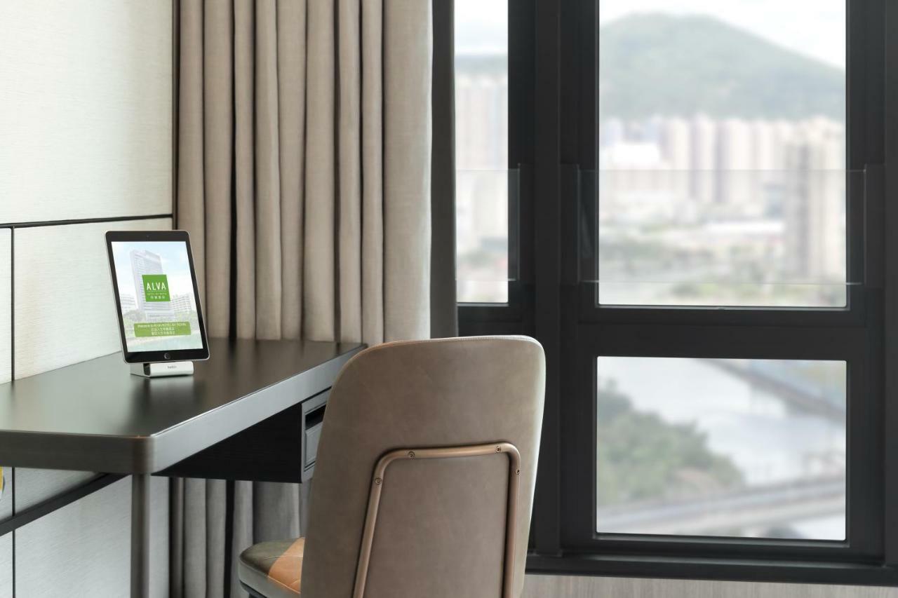 Alva Hotel By Royal Hong Kong Esterno foto A study