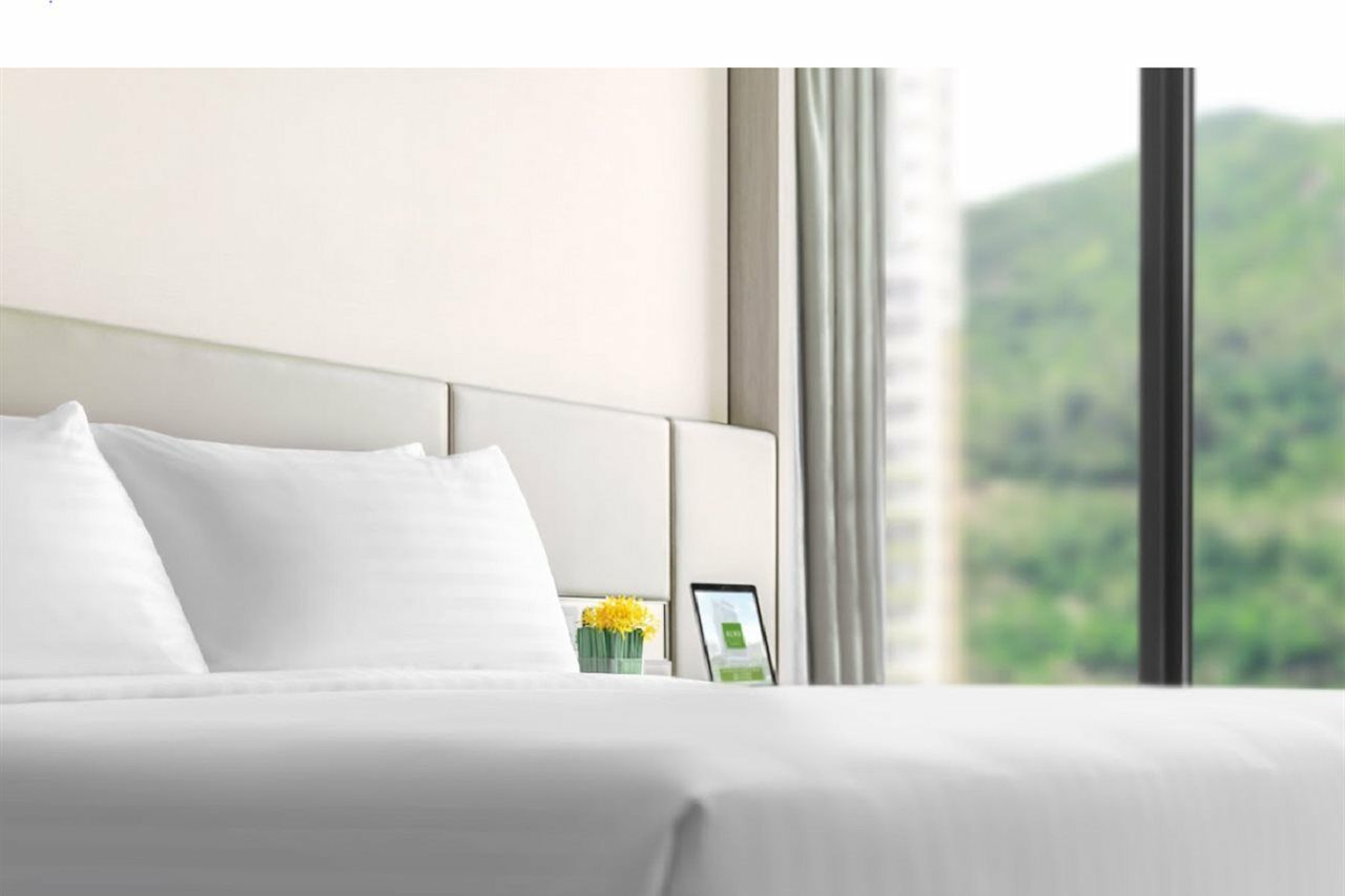 Alva Hotel By Royal Hong Kong Esterno foto A room at the hotel